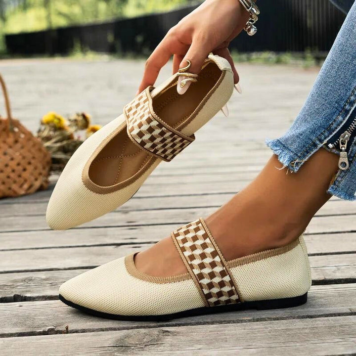 Quirina | Damen Ballerina Schuhe | Spitze Form mit elastischem Riemen flach