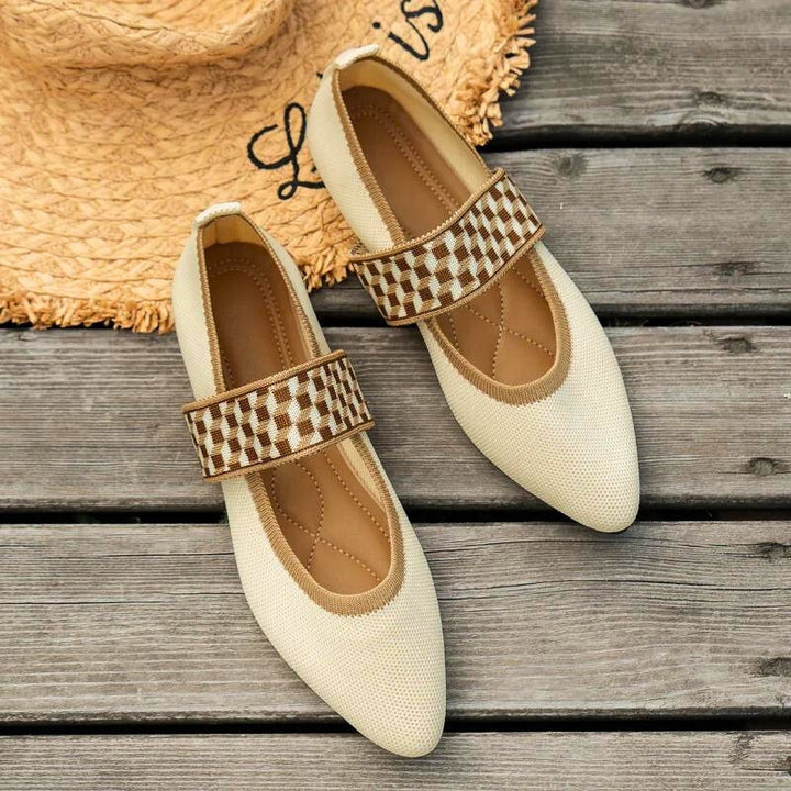 Quirina | Damen Ballerina Schuhe | Spitze Form mit elastischem Riemen flach