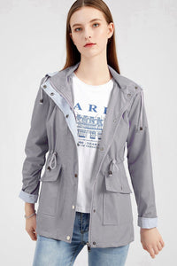Anneliese | Giacca da pioggia da donna con cappuccio e coulisse