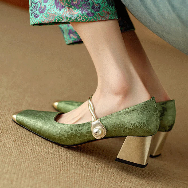 Brunhilde | Damen Mary Jane Pumps mit Eckiger Zehenkappe und floralem Design