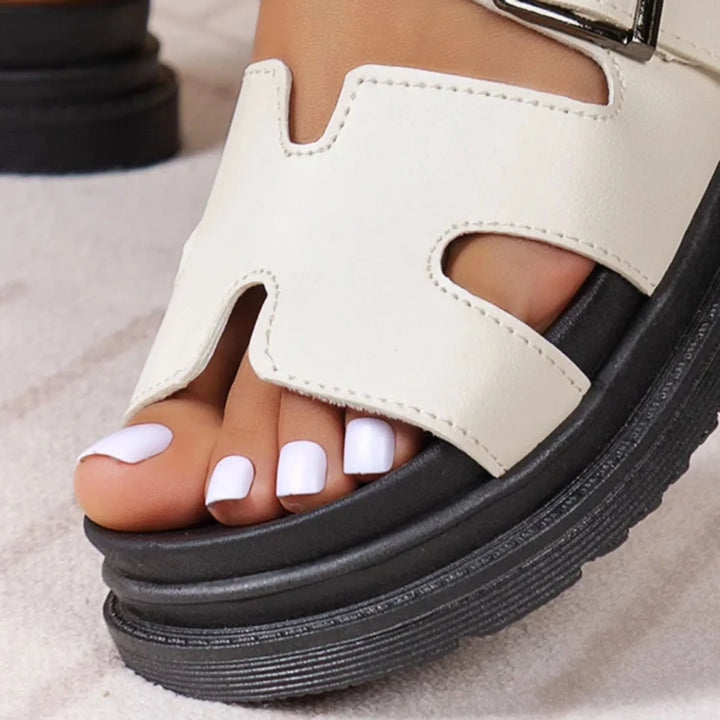 Borghild | Damen Sandalen | Riemen mit Schnallenverschluss für den Sommer
