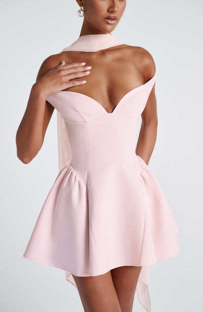 Valentina | Robe légère en mesh stretch jaune avec écharpe pour femme