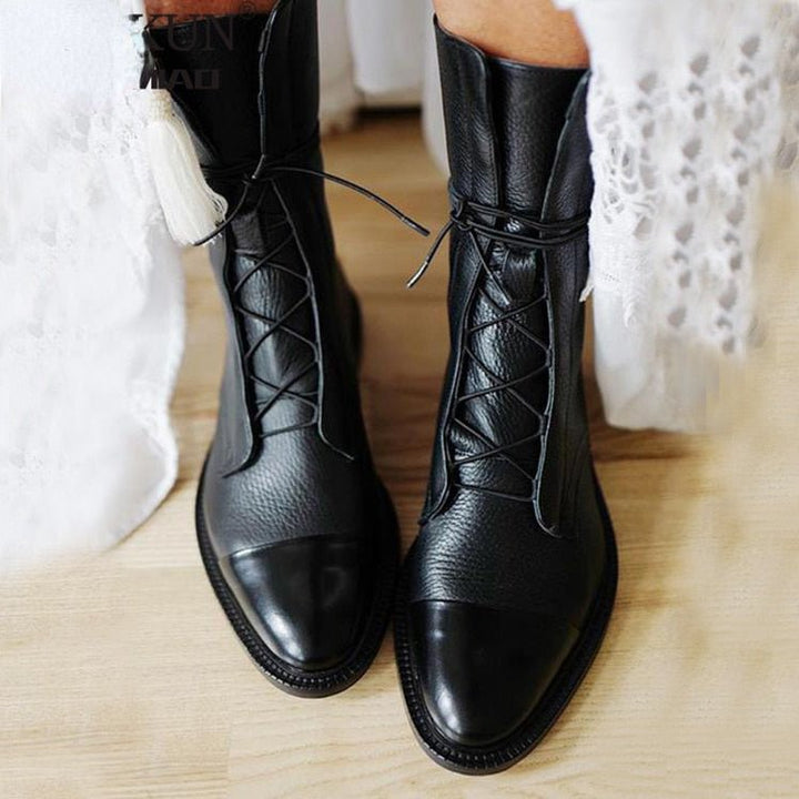 Shaneela | Damen Schwarze Niedriger Absatz Spitzenstiefel
