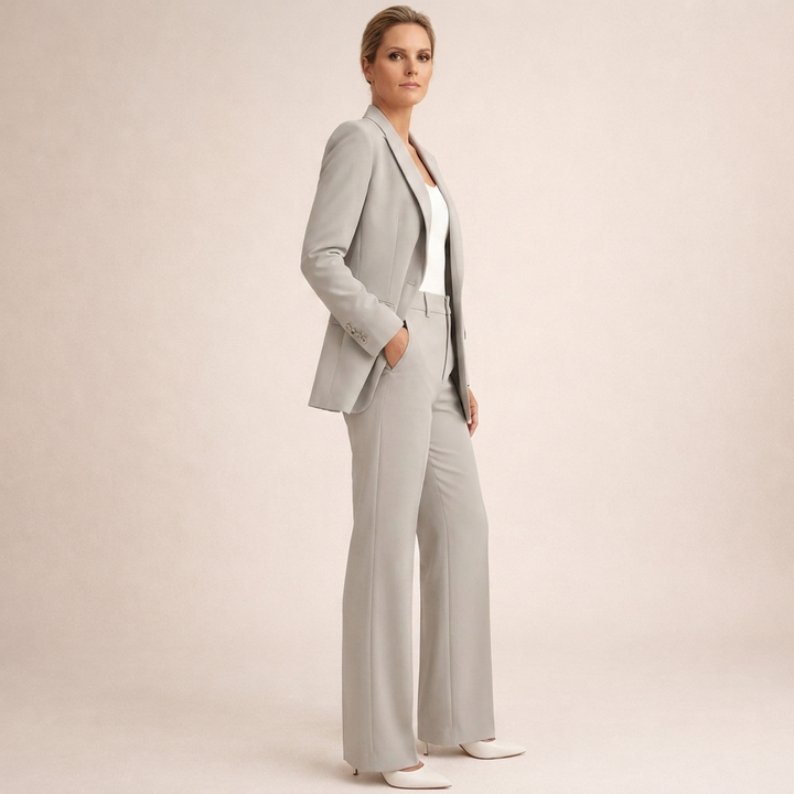 Doris | Damen Eleganter Zweiteiler Anzug mit strukturierter Blazerjacke und ausgestellter Hose
