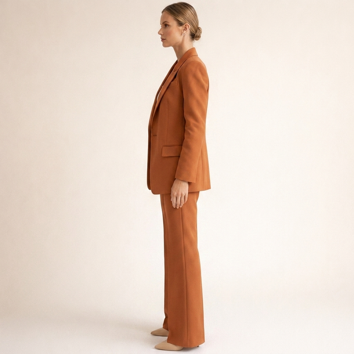 Doris | Damen Eleganter Zweiteiler Anzug mit strukturierter Blazerjacke und ausgestellter Hose