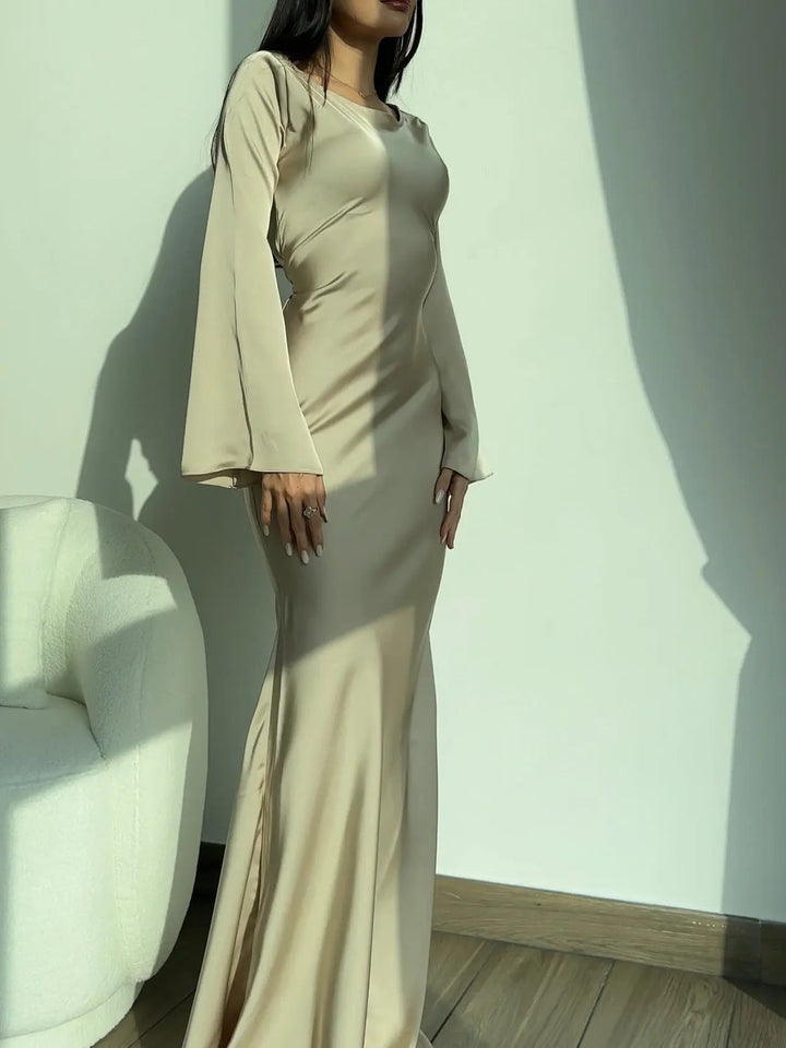 Katja | Damen Elegantes Satin Maxikleid mit langen Ärmeln